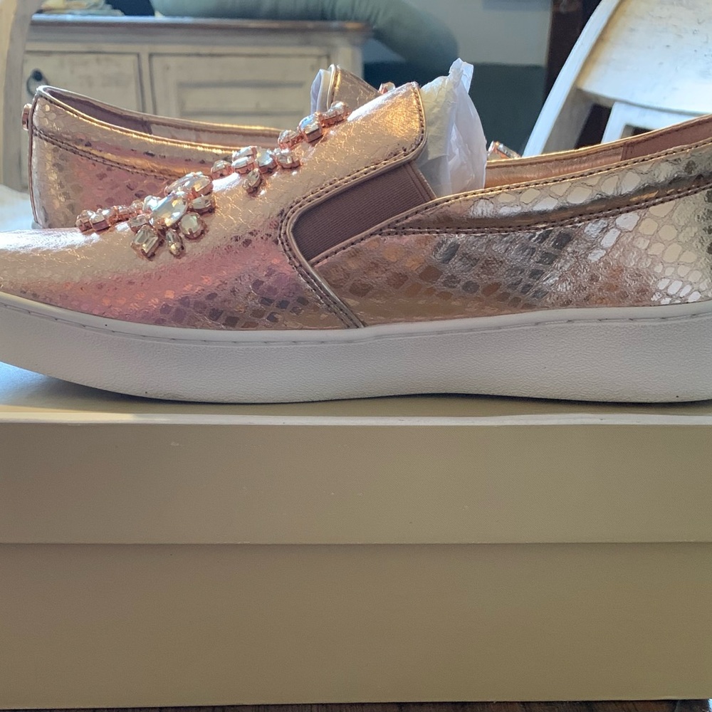 MICHAEL MICHAEL KORS
Keaton Embellished Metallic Leather Slip-On Sneaker New sz9 - Picture 7 of 12